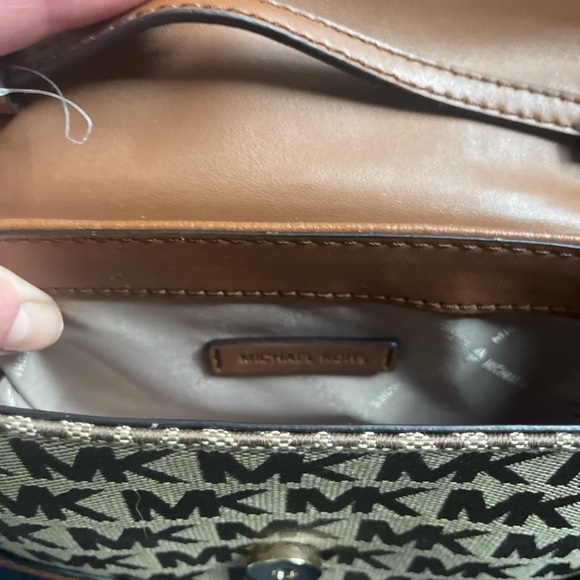 Michael Kors mini cross over bag - Picture 12 of 15